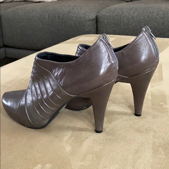 Me Too women’s ankle booty size 10 - Picture 3 of 9